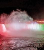 Niagara nemzeti színekben