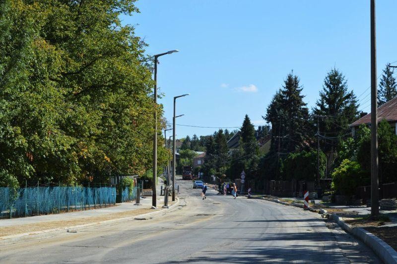 Félpályás útlezárás lesz a Citadella – Mikoviny utca között