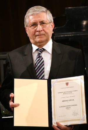 Abdai Géza közel 30 éven át volt aktív résztvevője a soproni közéletnek. A hűség napi ünnepségen vette át  a Civitas Fidelissima díjat.  Fotó: Pluzsik Tamás