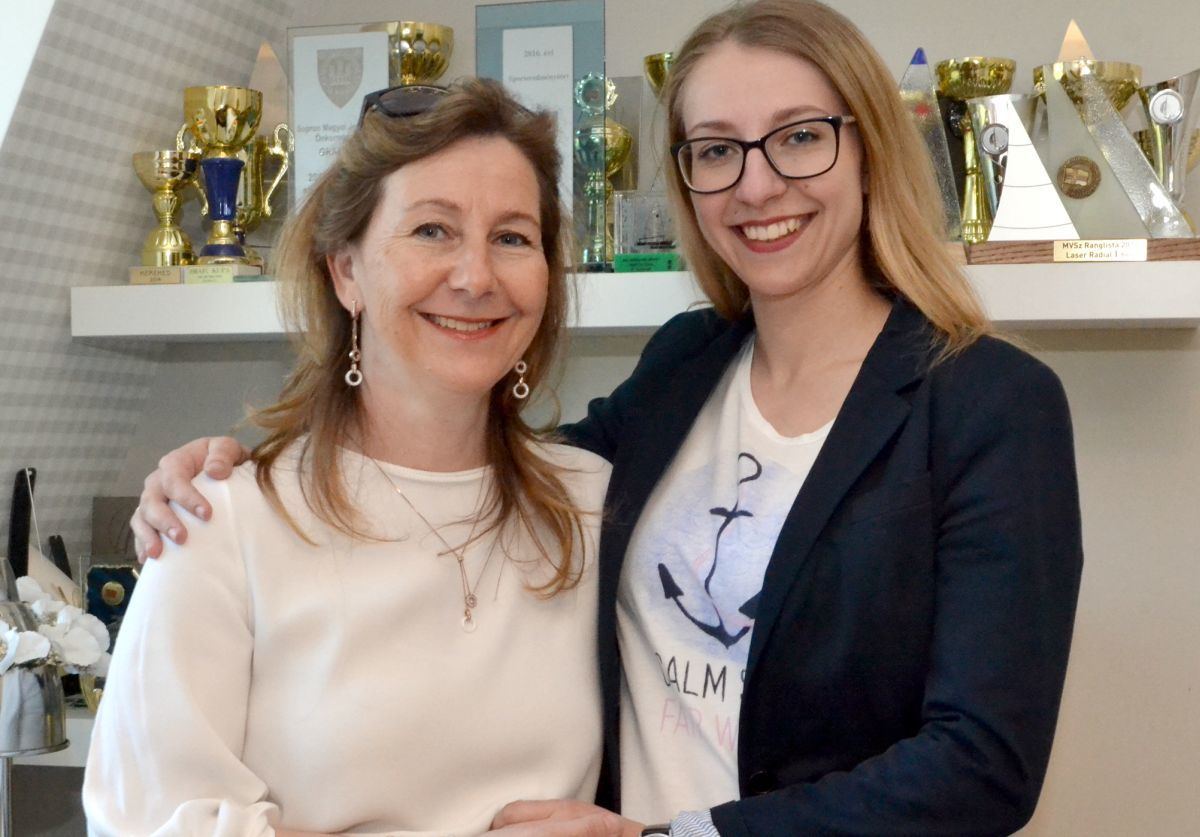 Anya és lánya, Hirschler Judit és Rebeka – mindketten szép sikereket értek  és érnek el a vitorlássportban Fotó: Pluzsik Tamás