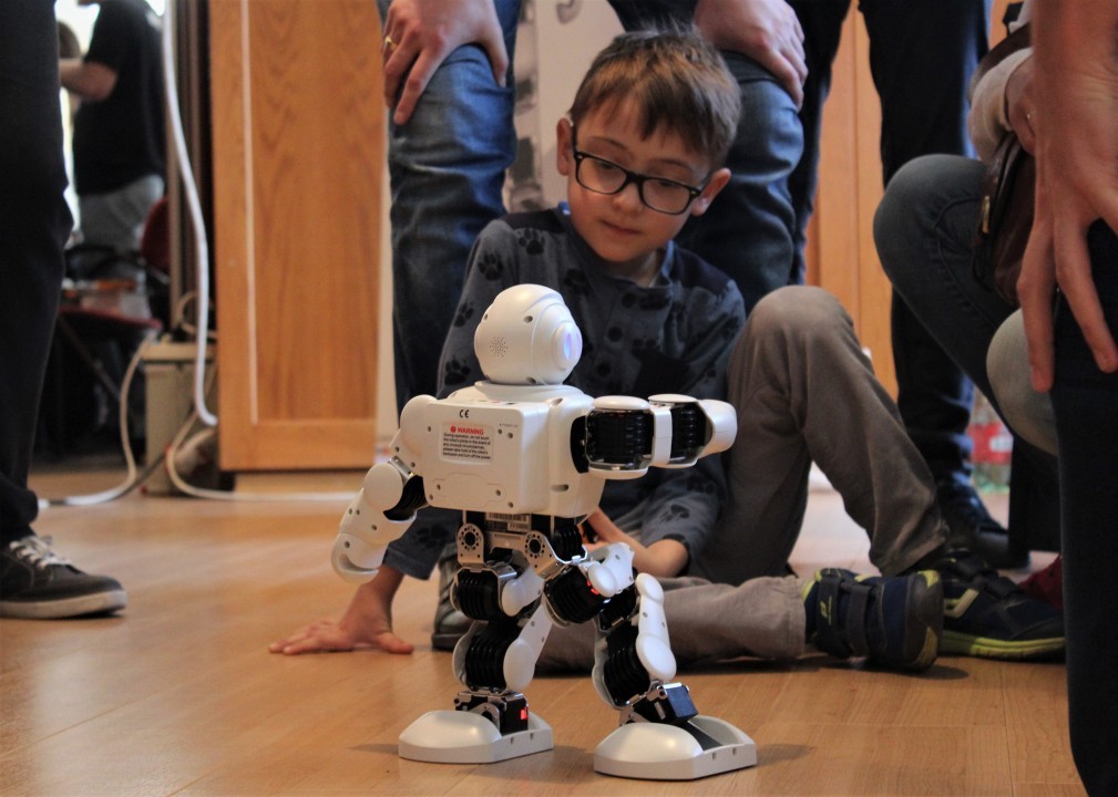A kiállításon sikere volt a humanoid robotoknak és a virtuális valóság adta élményeknek is Fotó: Leczovics Zsolt